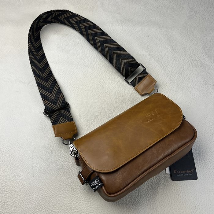 フェイクレザー ショルダーバッグ　M10482