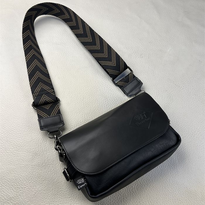 フェイクレザー ショルダーバッグ　M10482