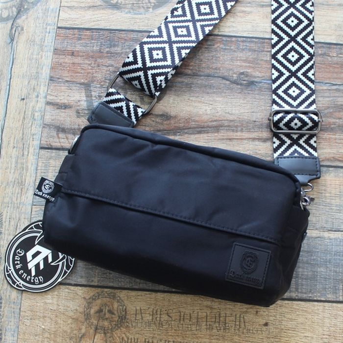 ジオメトリックストラップ ショルダーバッグ　M10469
