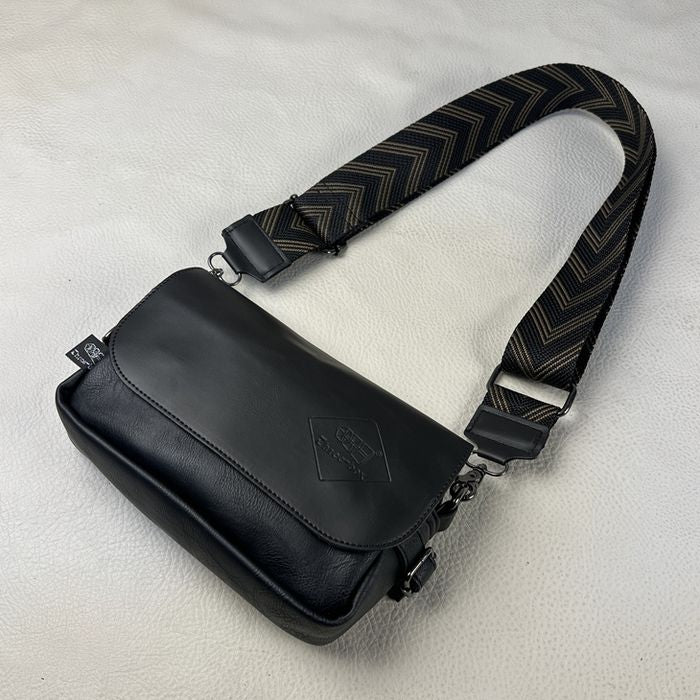 フェイクレザー ショルダーバッグ　M10482