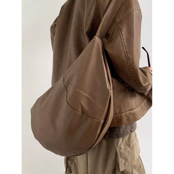 半円型 ショルダーバッグ　M10415