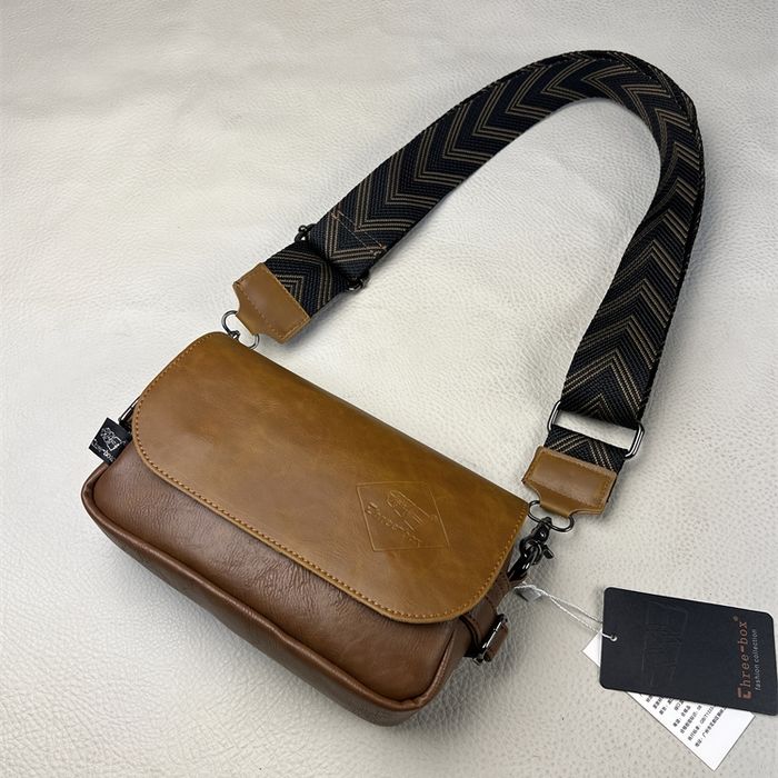 フェイクレザー ショルダーバッグ　M10482