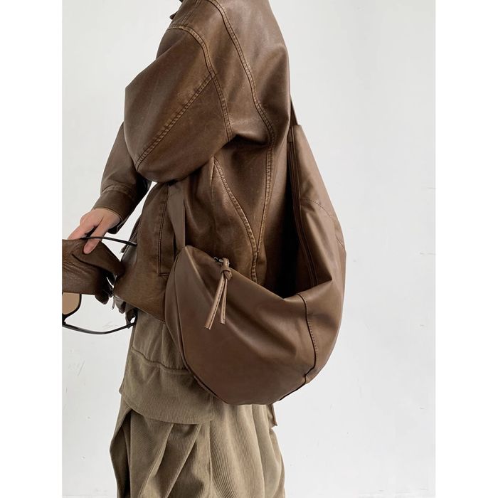 半円型 ショルダーバッグ　M10415